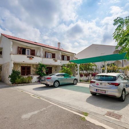 Apartments Helena Лопар Екстер'єр фото