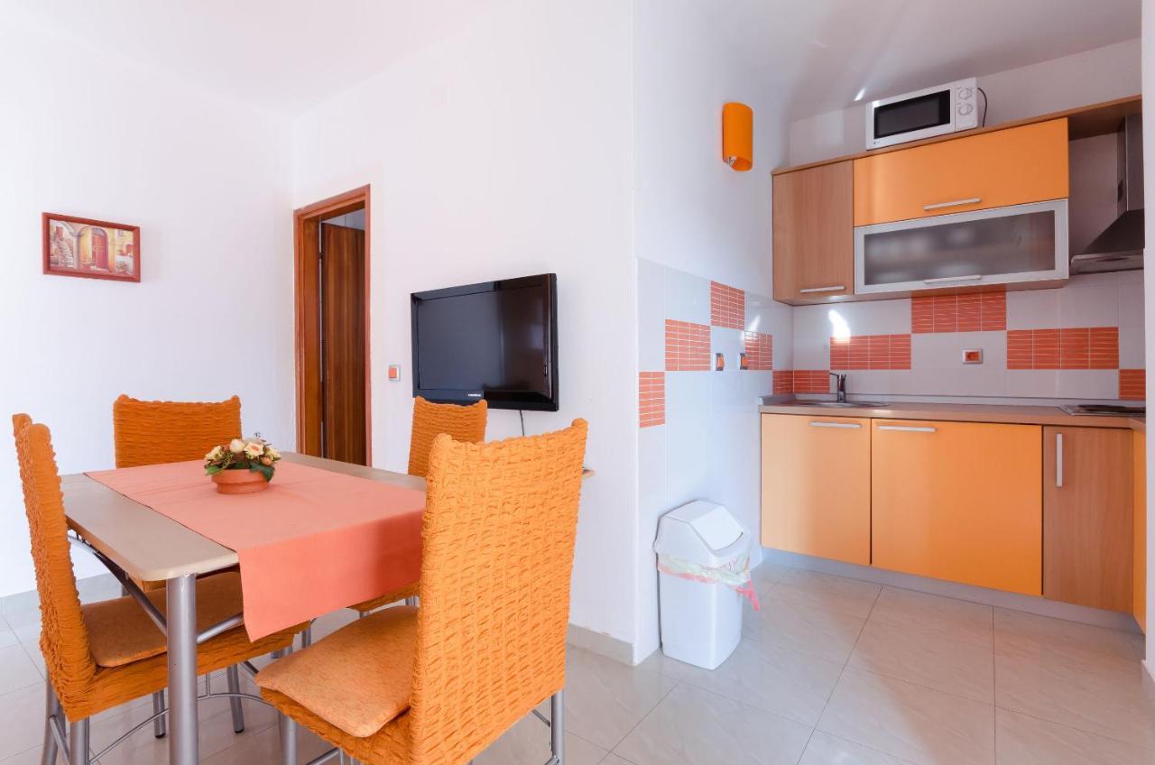 Apartments Helena Лопар Екстер'єр фото