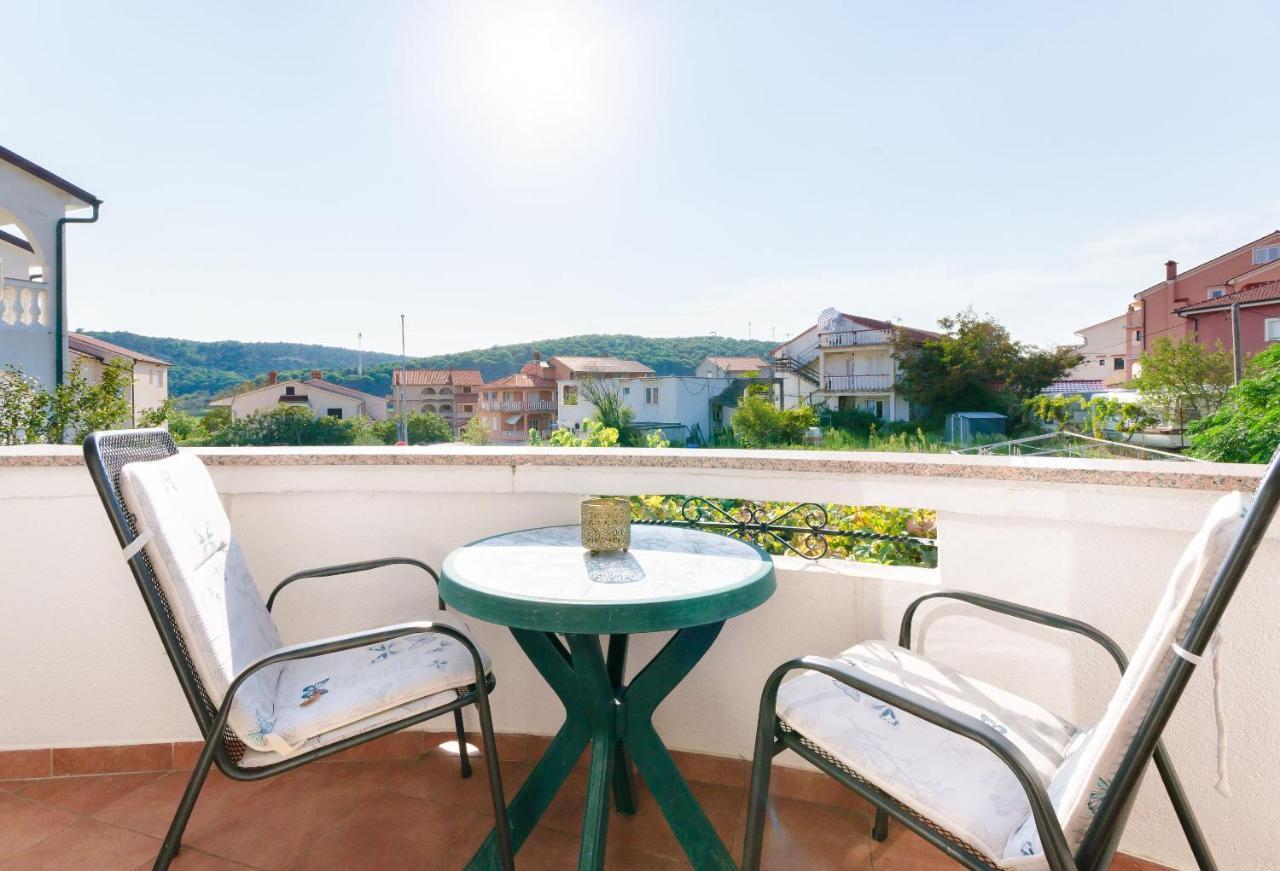 Apartments Helena Лопар Екстер'єр фото