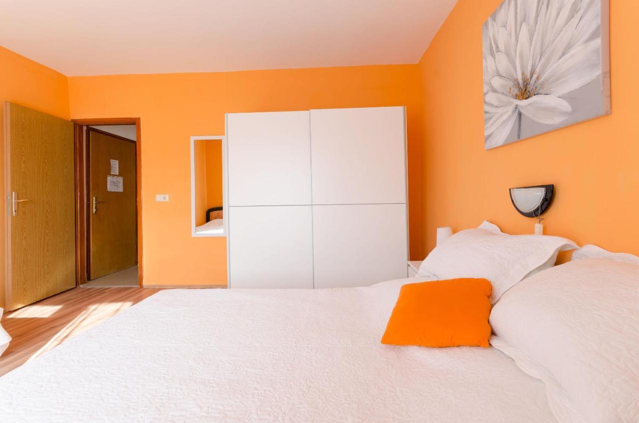 Apartments Helena Лопар Екстер'єр фото
