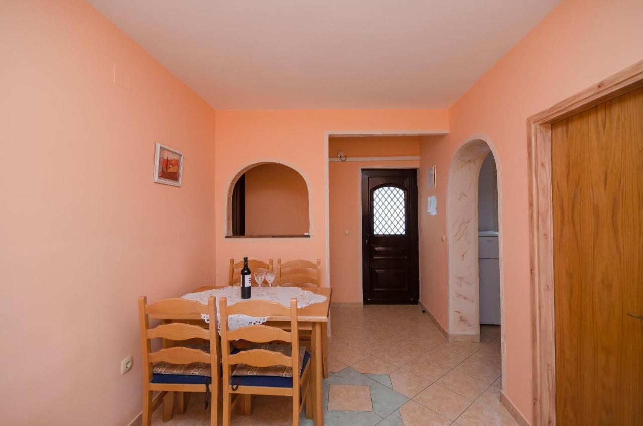 Apartments Helena Лопар Екстер'єр фото