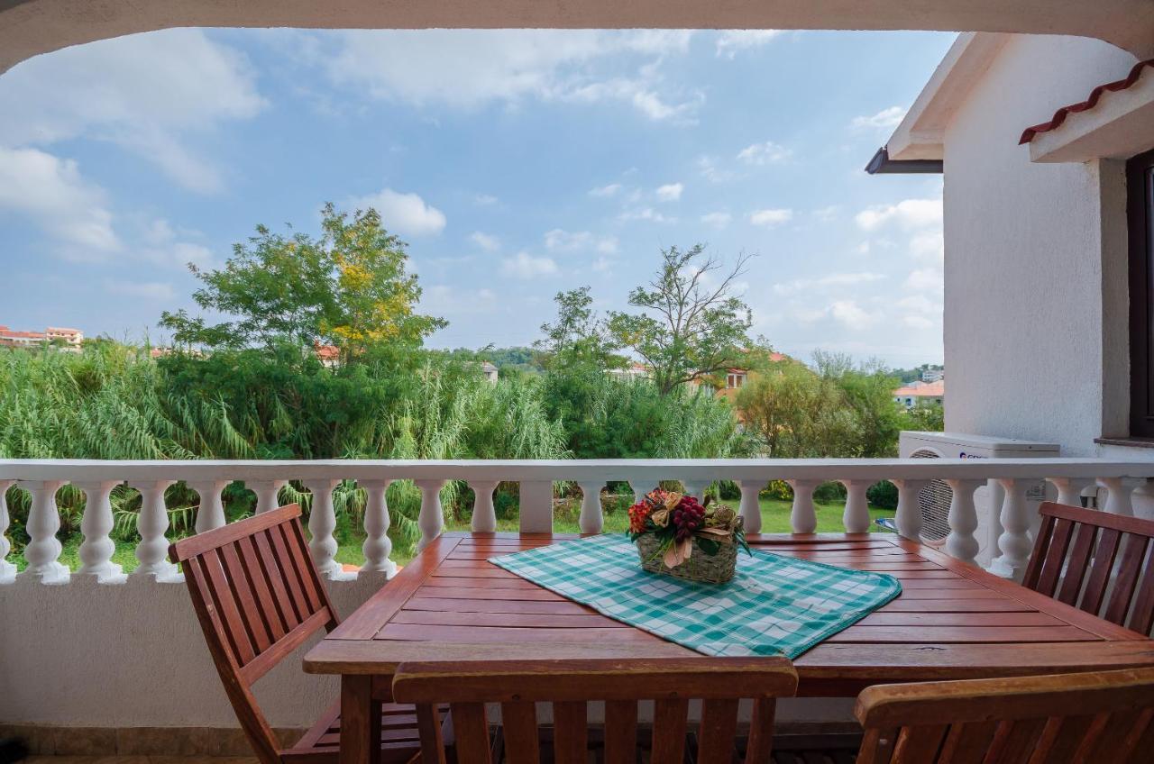 Apartments Helena Лопар Екстер'єр фото
