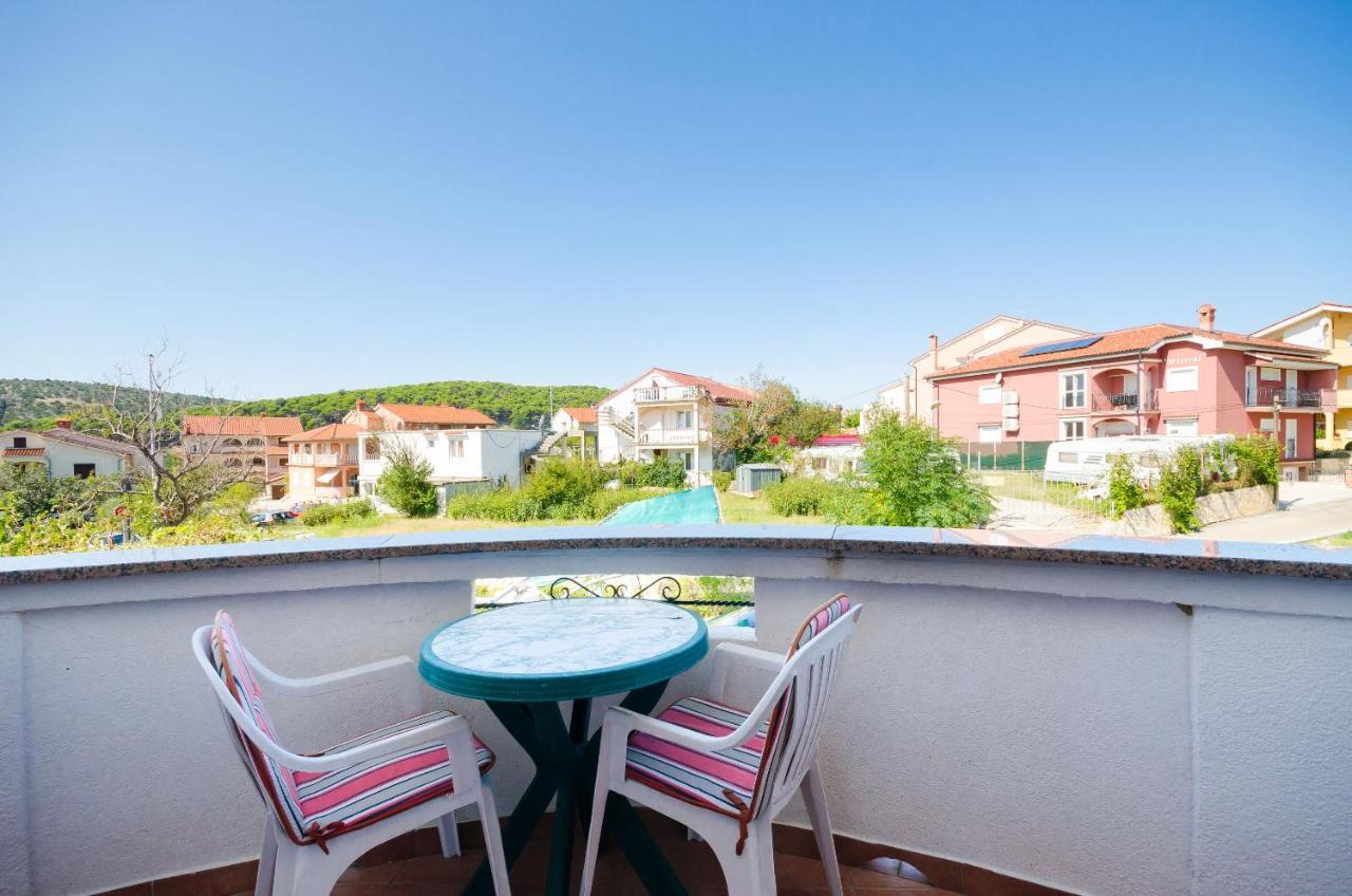 Apartments Helena Лопар Екстер'єр фото