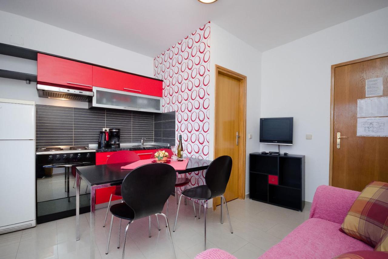 Apartments Helena Лопар Екстер'єр фото