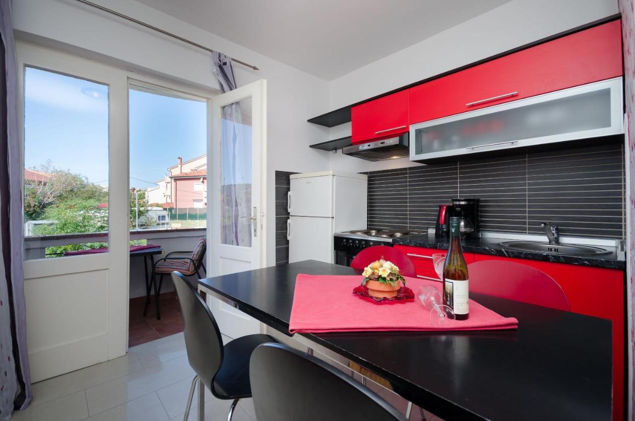 Apartments Helena Лопар Екстер'єр фото