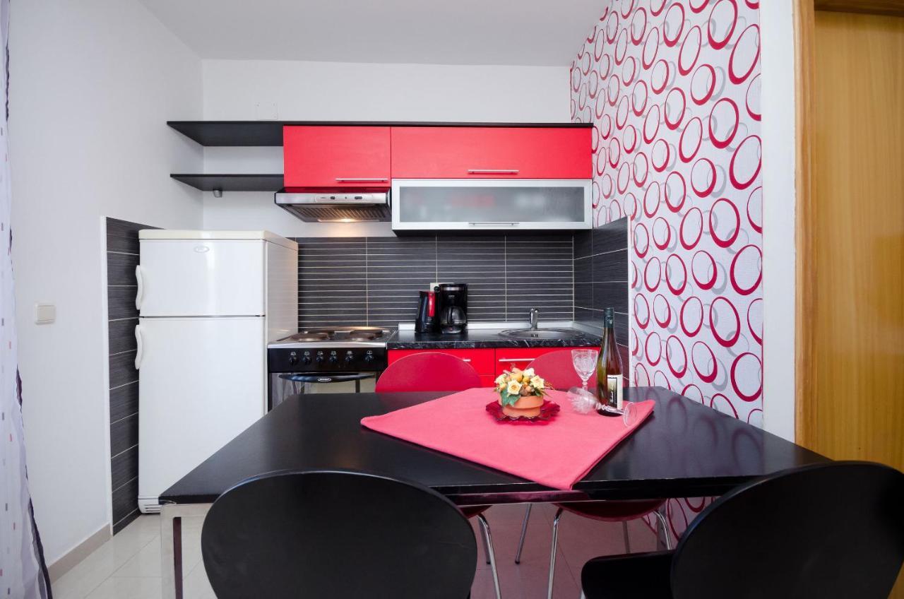 Apartments Helena Лопар Екстер'єр фото